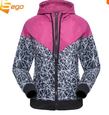 modassiglo21's tweet photo. Chaqueta deportiva fabulosa por solo por solo 26 euros https://t.co/qhVGagJc3a