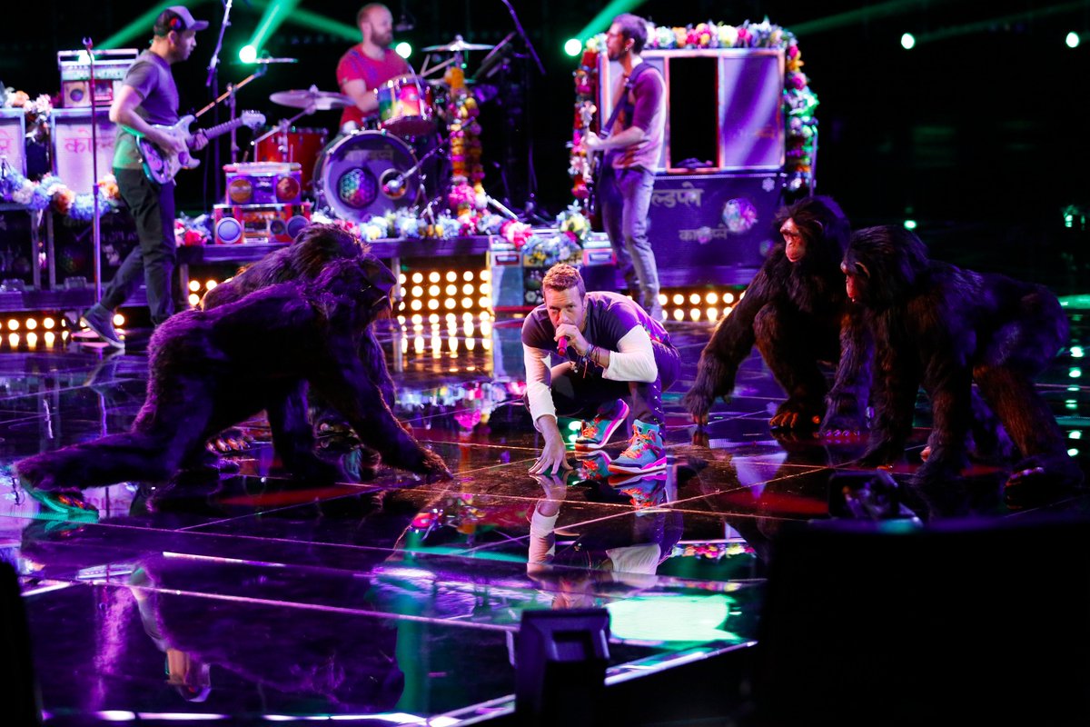 coldplay's tweet photo. Great pic of the band's performance at last night's #VoiceFinale on @NBC. A https://t.co/GiqzksW7ZL