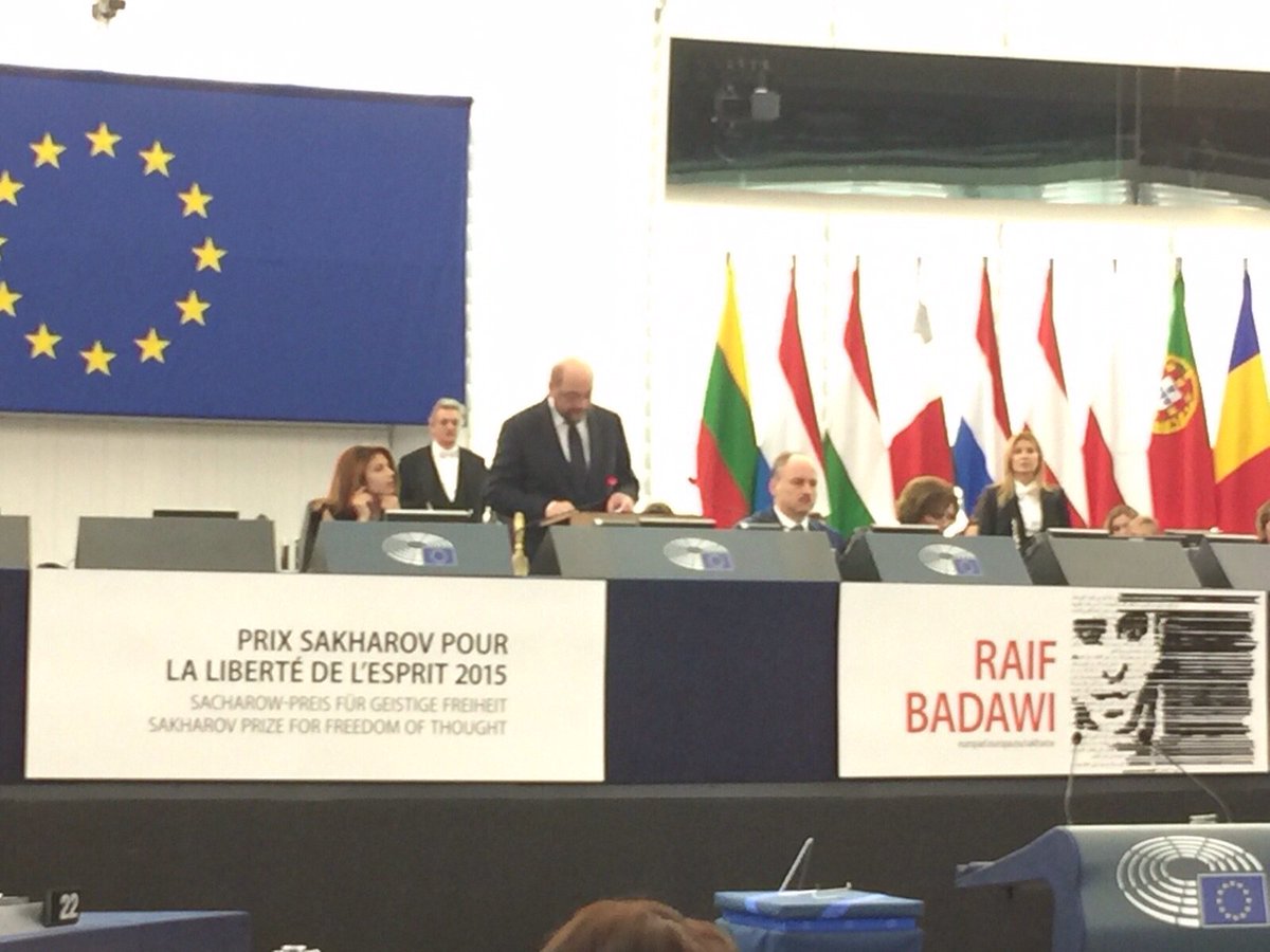 L_Cesa's tweet photo. #UE chiede liberazione blogger saudita Badawi, porre fine a torture #siamotuttiRAIF #FreeRaif
@udctw https://t.co/uf0D1tnhEQ