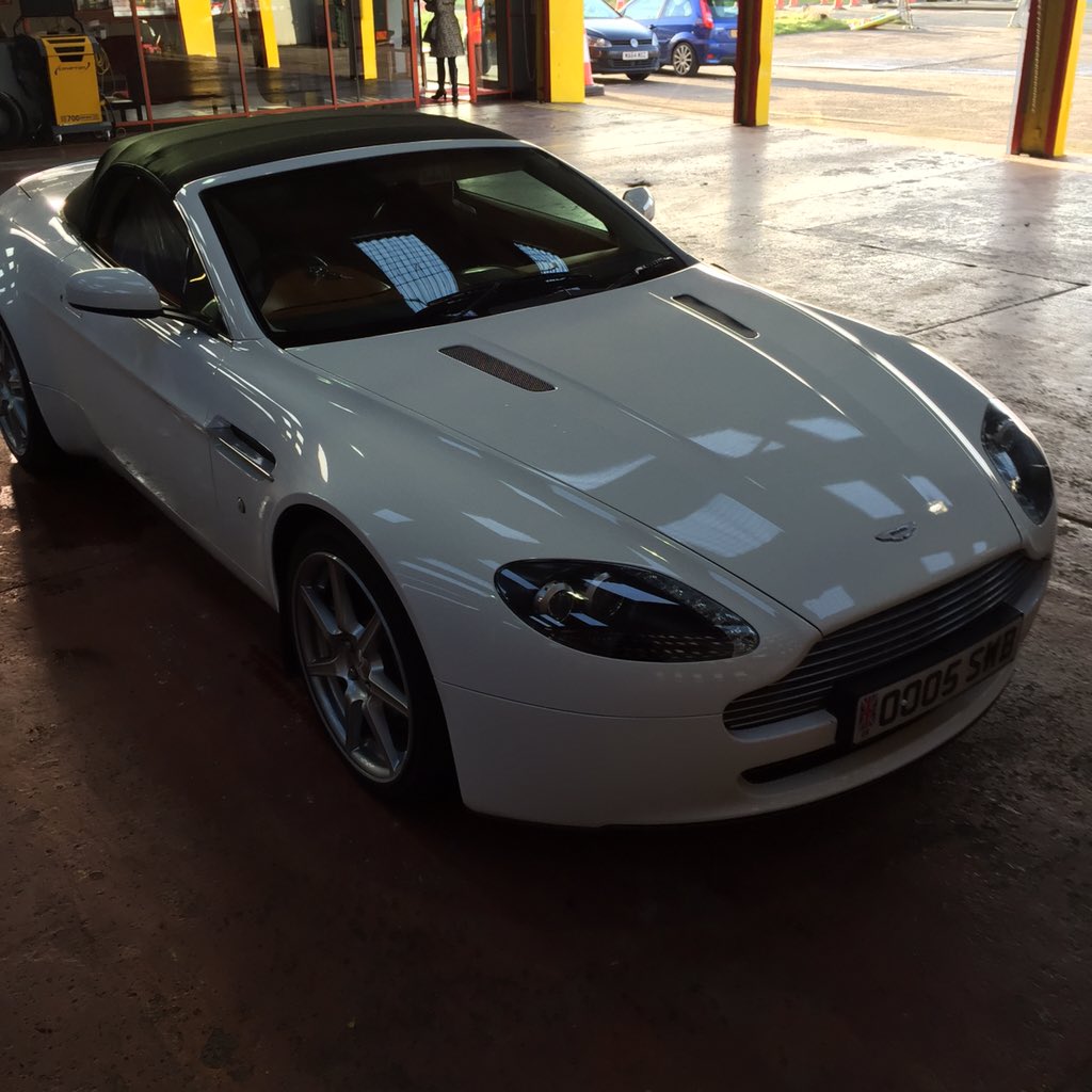 Declandroogan's tweet photo. Getting drive cars like this perks of working in a garage #goodday https://t.co/o0VghGxjE7