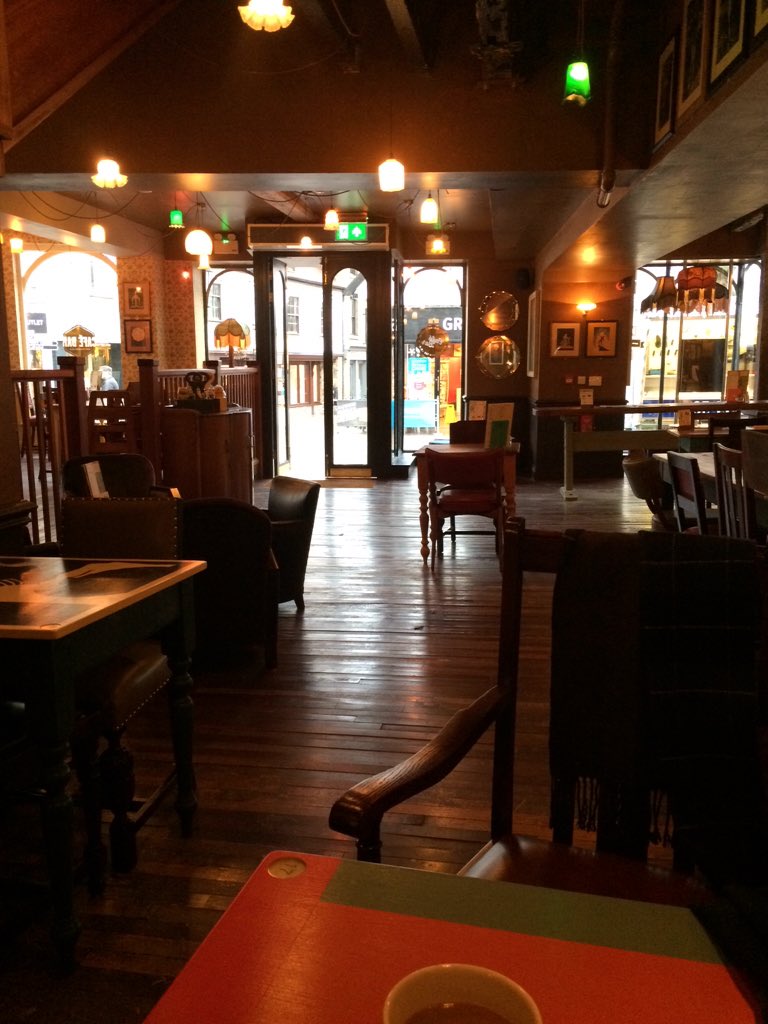 TonydoyleUk's tweet photo. @EdmundoLounge looking awesome!!! Welcome to the family...@CraigLounger @JennyArnot https://t.co/XQuSEmnXjv