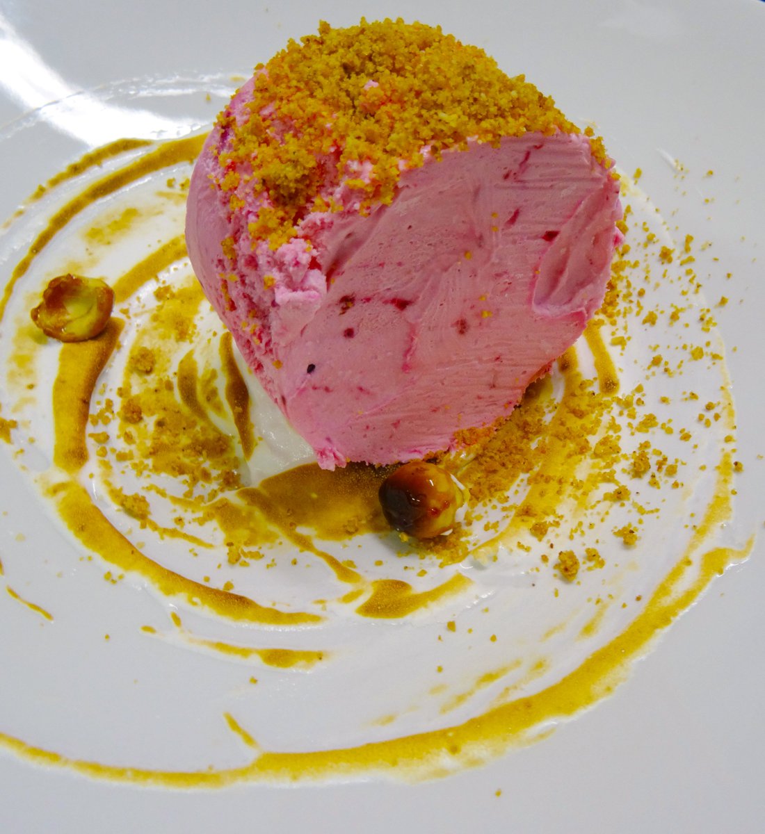EPfestival's tweet photo. Try out our @TheatreOfFood collective's favourite festive dishes this Christmas. https://t.co/oGM6ZdMtes https://t.co/tyqlsz3H20
