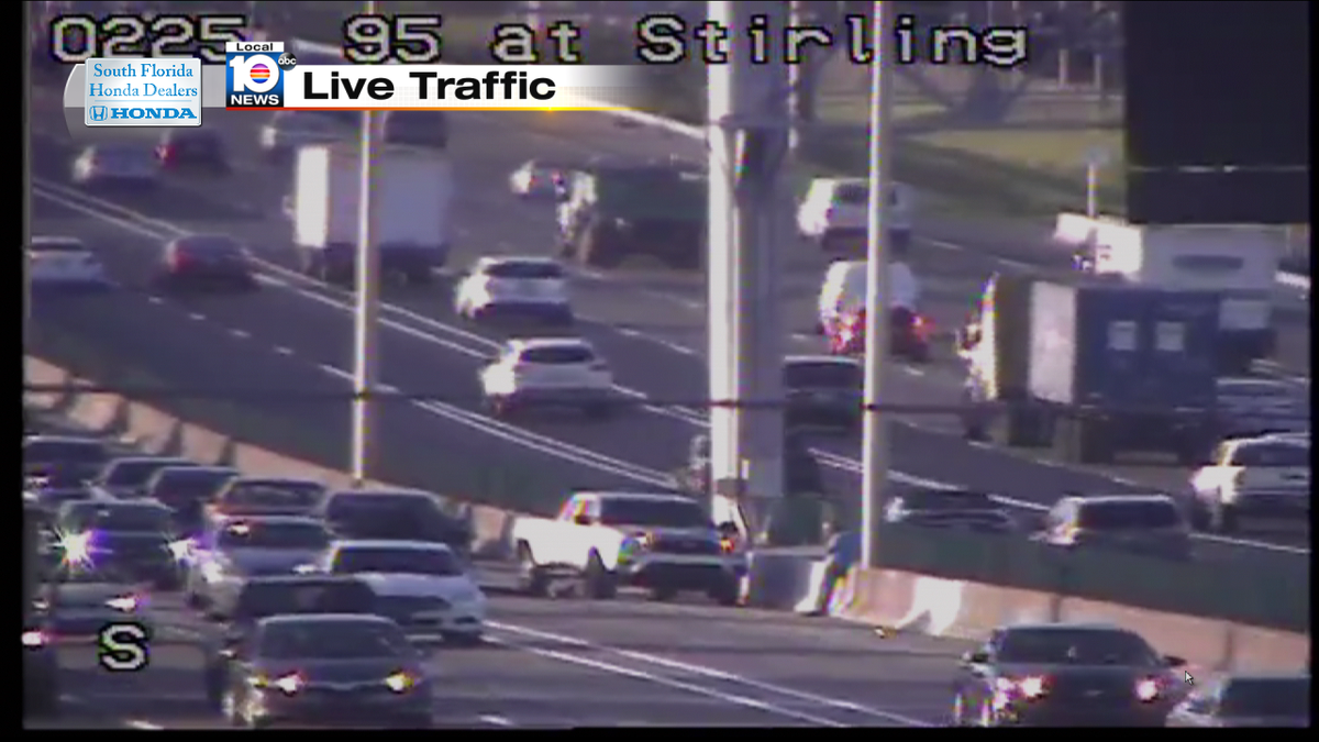 Crash on I-95 NB and Stirling Rd/ #TRAFFIC https://t.co/l24wRC4wDW