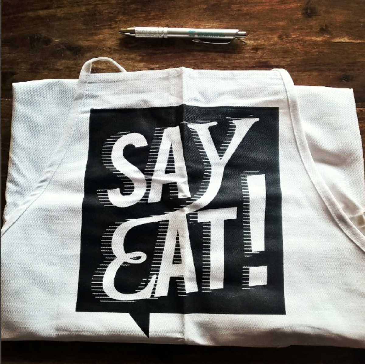 ByronTree's tweet photo. #Feste = #Cibo๐ด๐Con #SayEat la #ByronTree vi permette di "masticare" le lingue tutto l'anno! https://t.co/pxHum1sfjv https://t.co/YyQ5ljyNSU