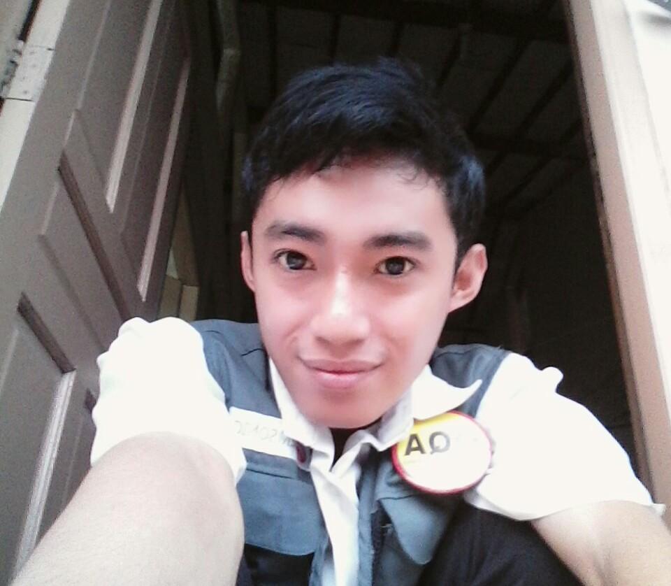 nhormansya's tweet photo. Selfie dlo sblum kerja :D https://t.co/KQIS3YH8O1