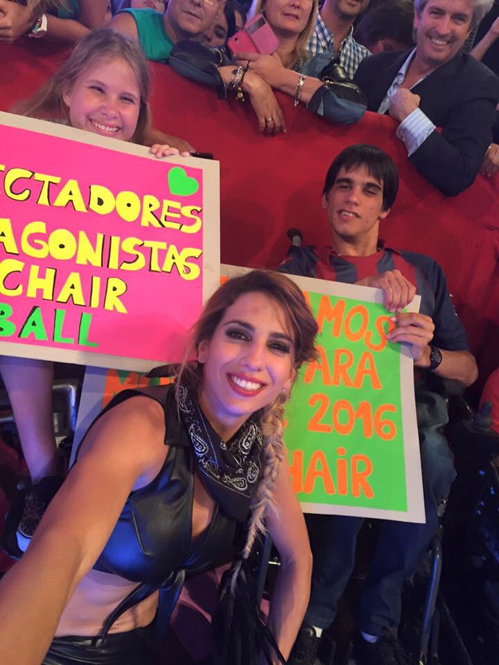 protagonistas24's tweet photo. @cinthifernandez gracias por apoyar a los chicos! Cada vez somos más los #protagonistas https://t.co/I0olPs4XT1 https://t.co/ks6HAPs5r6