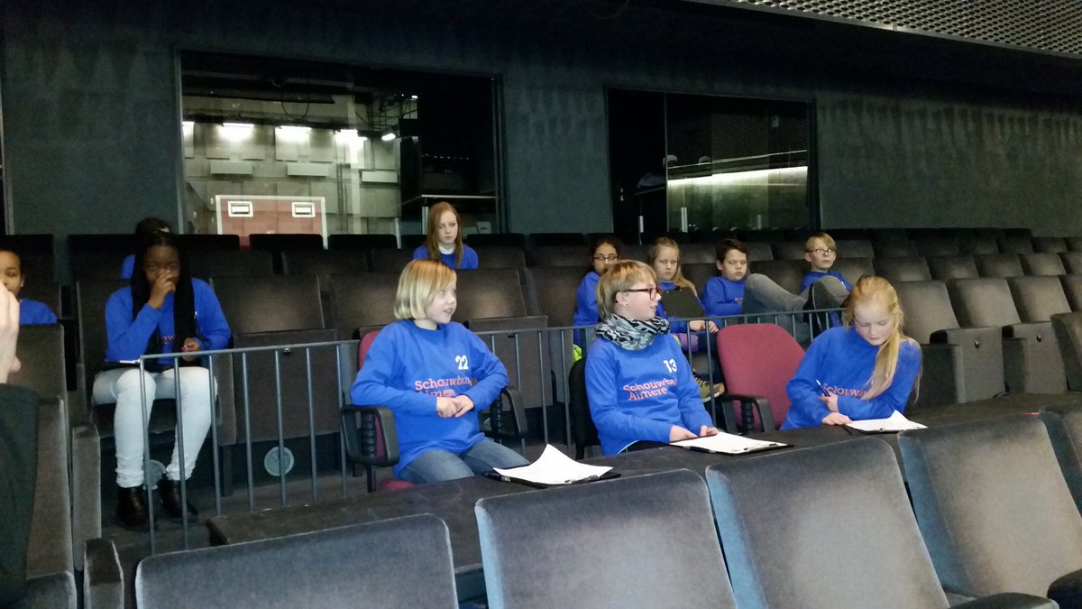 Vandaag interviewen in de grote zaal van de stadsschouwburg in Almere met de leerlingen van pfs.