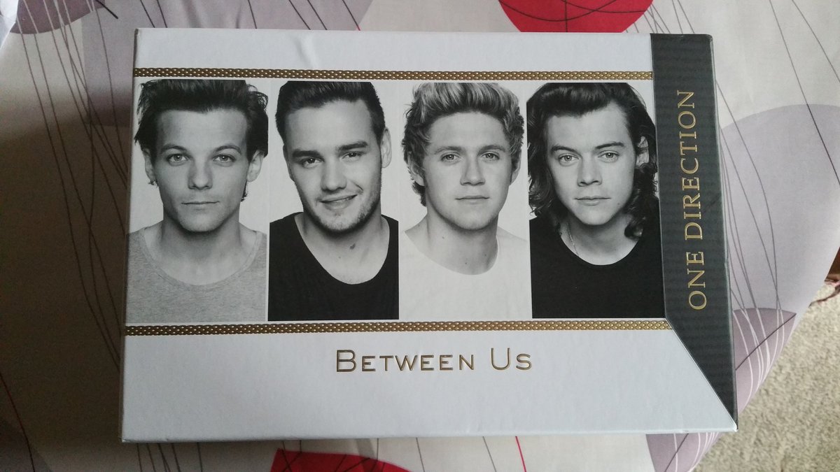 LuuluCiile's tweet photo. My Xmas present. Thank you mum. Thank you @onedirection #1DFragance https://t.co/gFZOFUExvp