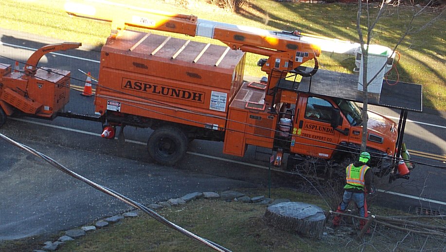 TRDaggett's tweet photo. Let's try this again..
Glad to see @Asplundh_Tree crews clearing the pwr lines here in #ChesterfieldMA https://t.co/9m1I1N4KJF