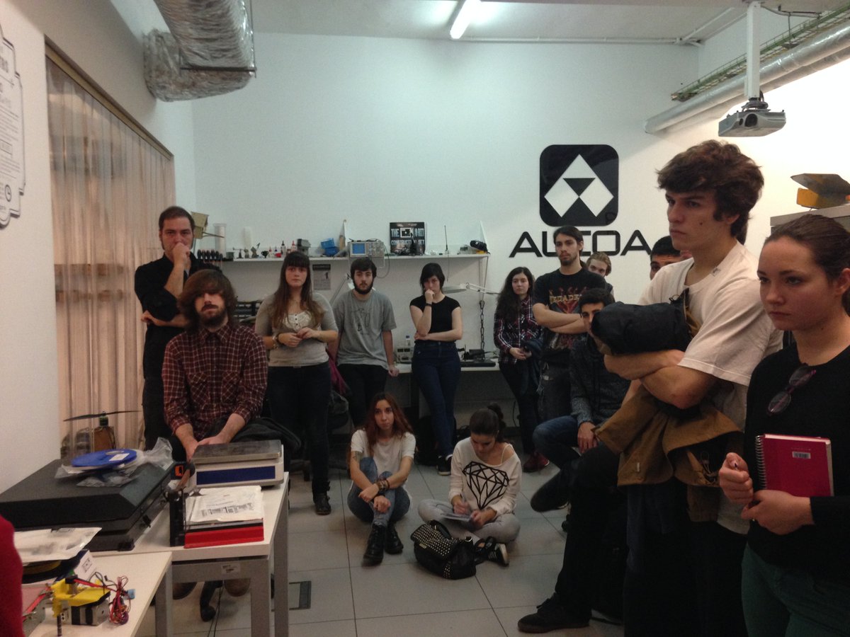 LABoral's tweet photo. Ayer nos acompañaron en nuestro laboratorio de fabricación digital #fabLABAsturias alumnos de @esapa_redes https://t.co/s1gXmyCEtZ