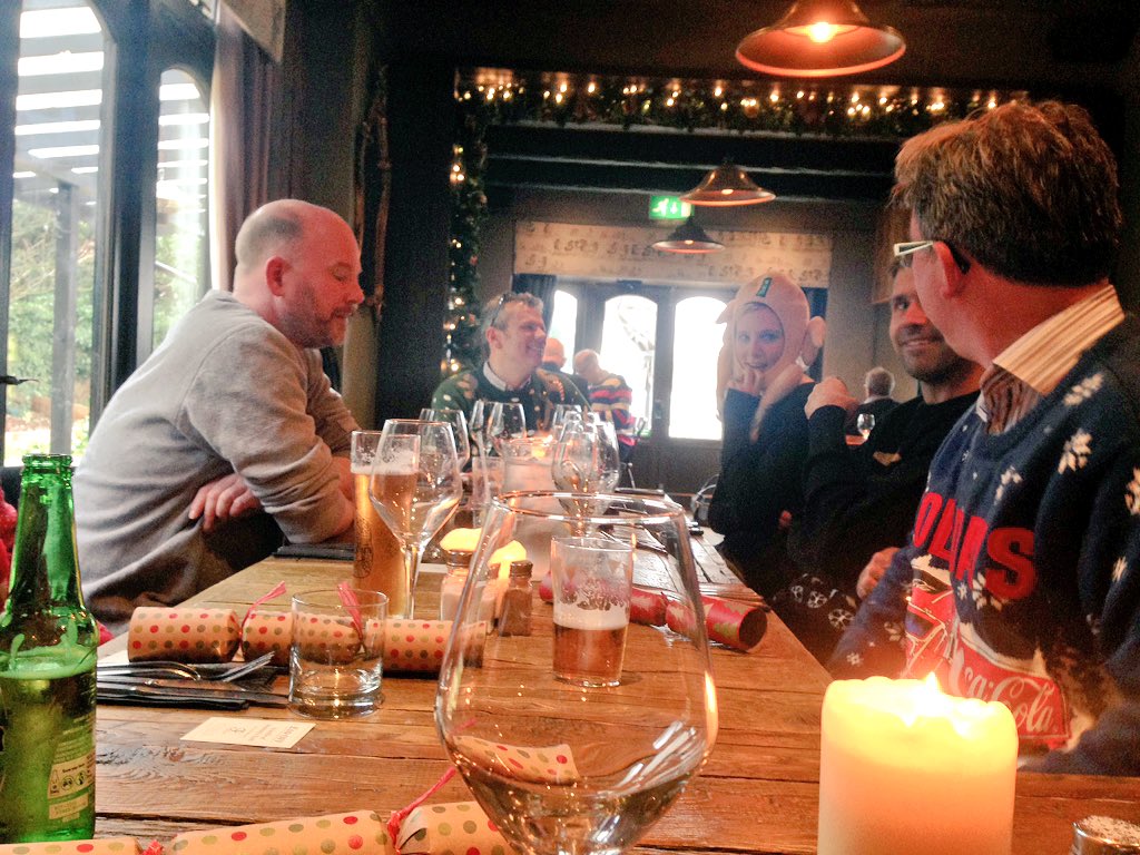 madatease_'s tweet photo. Christmas lunch with @inapub πππ #ukpub #threecompasses https://t.co/IcJA0nv1jw