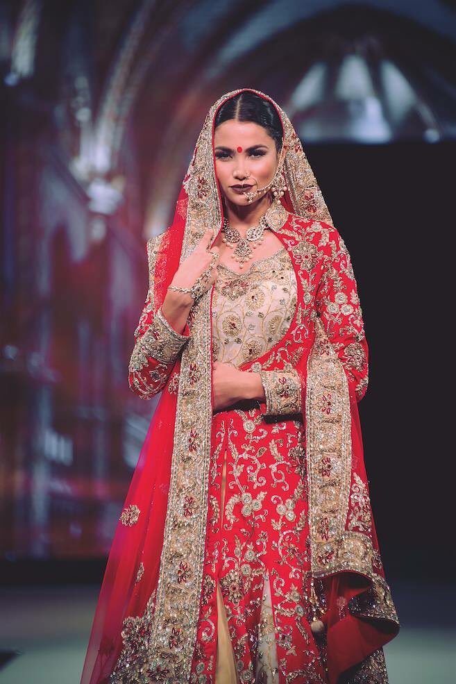 AsianaTV's tweet photo. CATWALK VIDEO: Watch Sache's resplendent ruby red collection for #ABS2015: https://t.co/qawGfhWFSl https://t.co/8Oeqn9YOCS