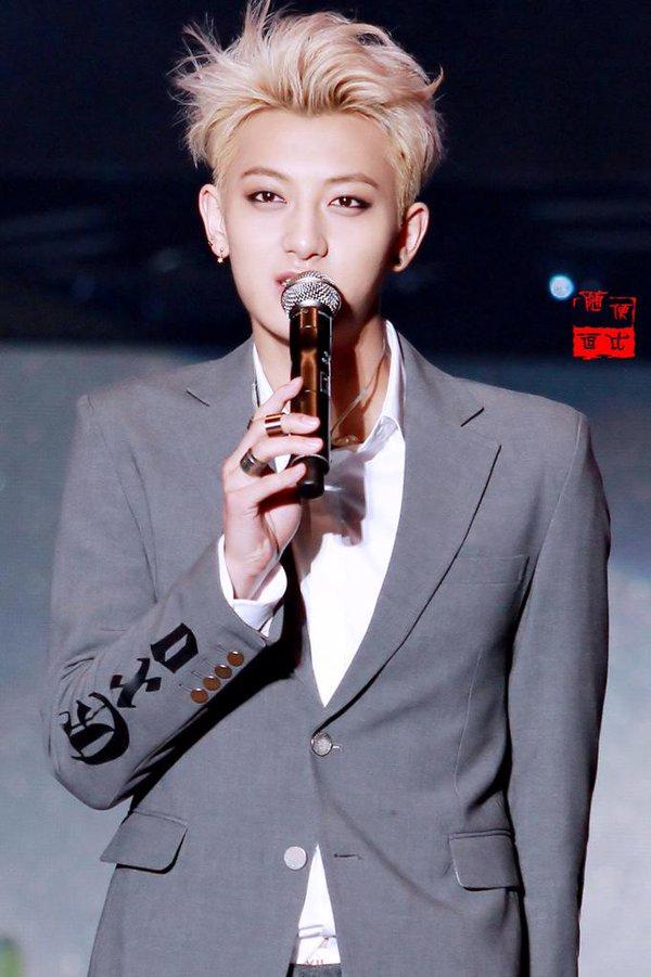 exollbpus's tweet photo. 150321 TAO at SMTOWN ©随便逗比 https://t.co/lQMOOrP6Wj