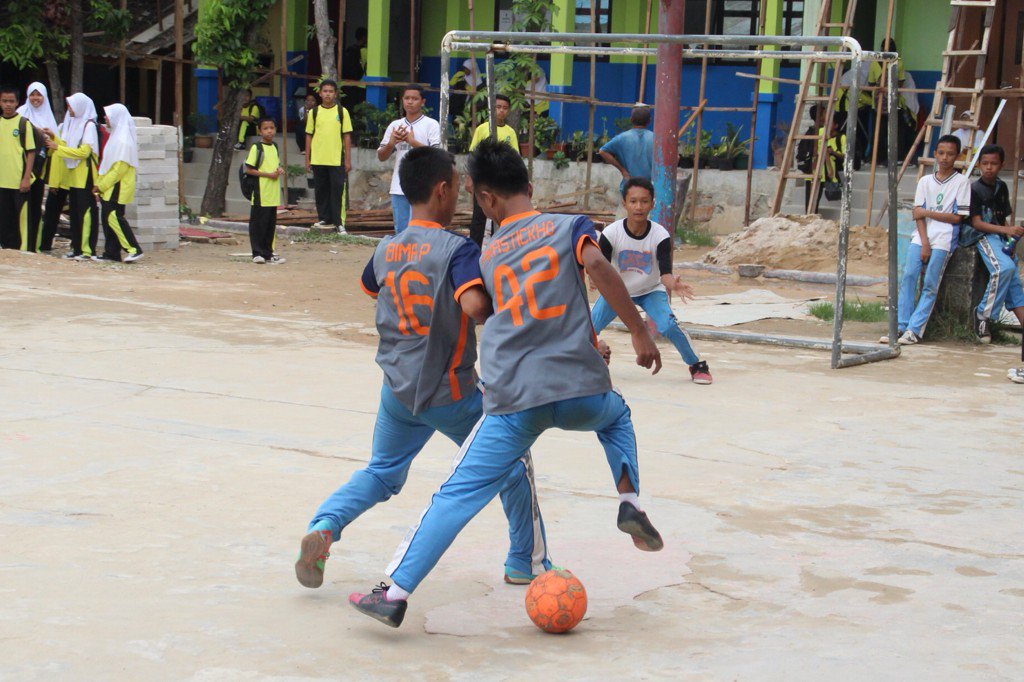 SMPN6_Batam's tweet photo. Classmeet day 2👏 volley &amp; final futsal✨💪 https://t.co/NeYj13JCLK