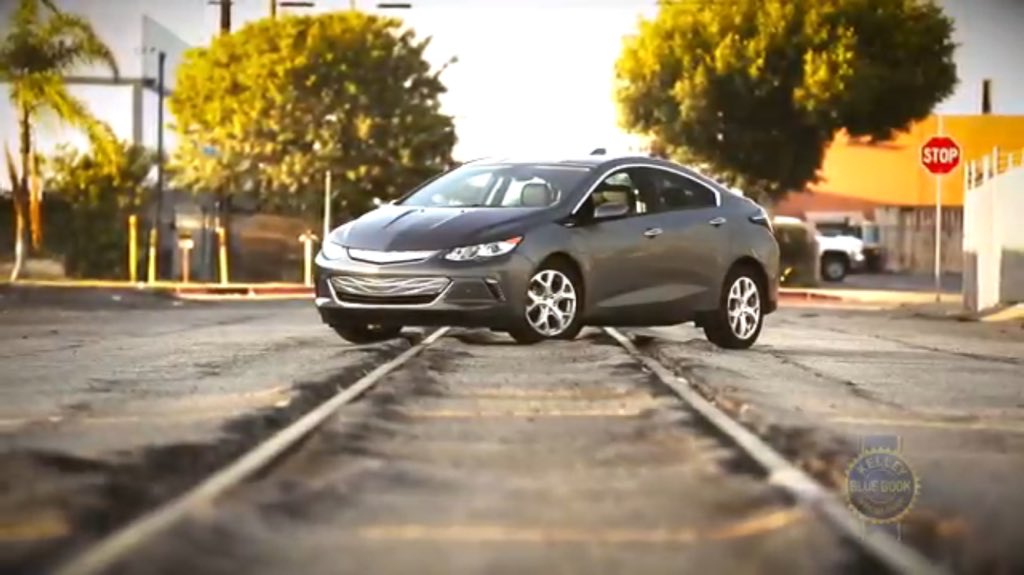 WRVoltec's tweet photo. KBB takes the 2016 @ChevyVolt out for a spin (and chirps the tires a bit) #VoltVideo https://t.co/Dx8YARIaGt https://t.co/69u9UuhShE