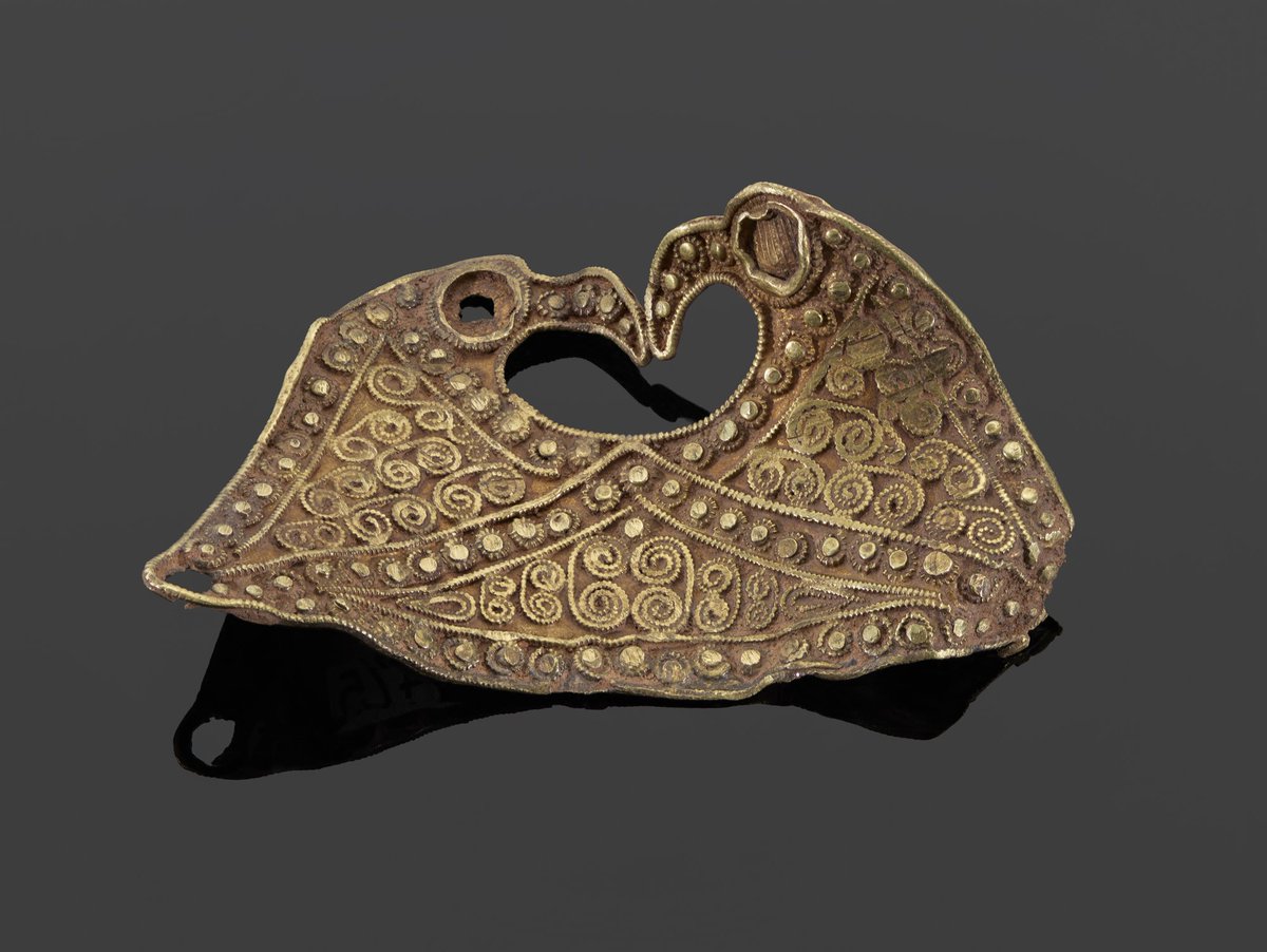 staffshoard's tweet photo. On the fourth day of #Hoardmas
Odin threw at me
Four angry birds
Three marching men
Two Mead Halls...
#12days https://t.co/ArH7kQrH3a