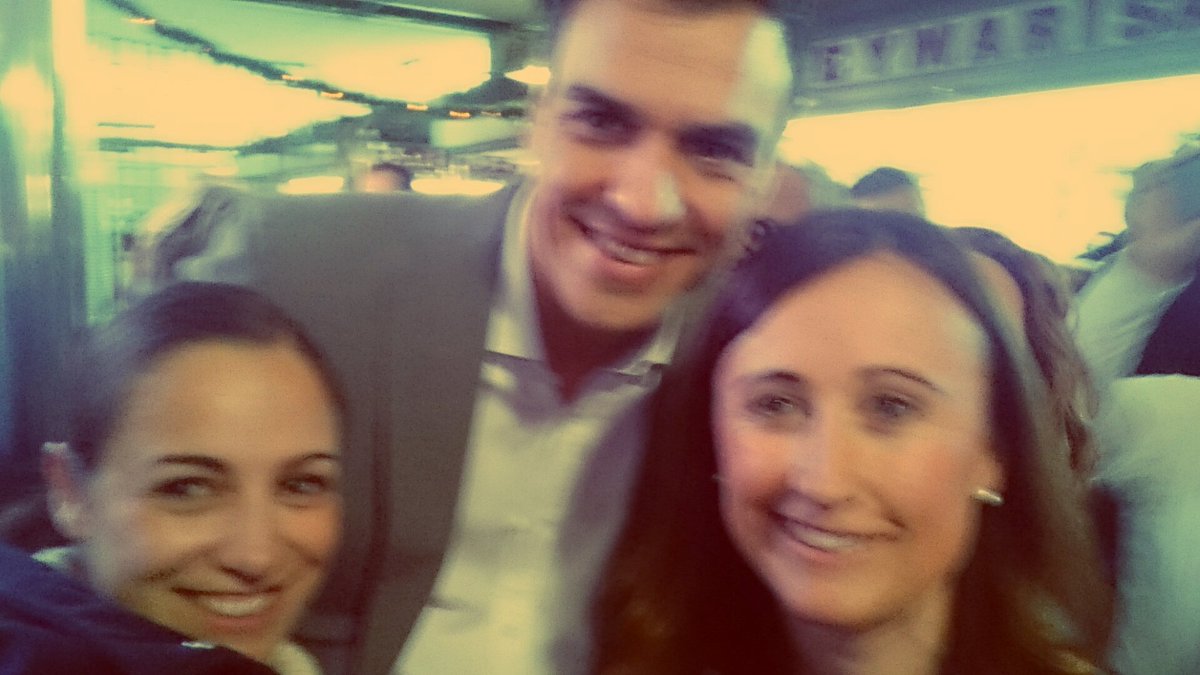 SaraAlcoi's tweet photo. #PedroPresidente #UnFuturoParaLaMayoria #VotaPSOE @sanchezcastejon @aroamira https://t.co/2qyIJ3OLaM
