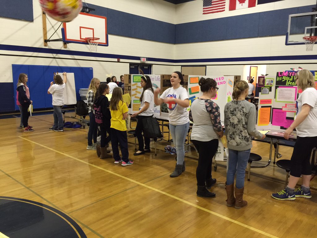 SaultMiddle's tweet photo. Student #HealthFair is in full swing! Thank you #SHACC Advisory Students for sharing your knowledge with us! https://t.co/sOwC46mx6x