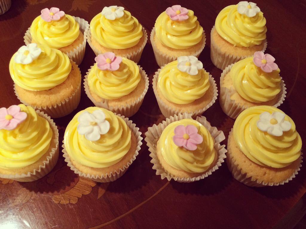 AbbieAngelCakes's tweet image. If life gives you lemons, make lemon cupcakes 🍋💫 #LemonCupcakes