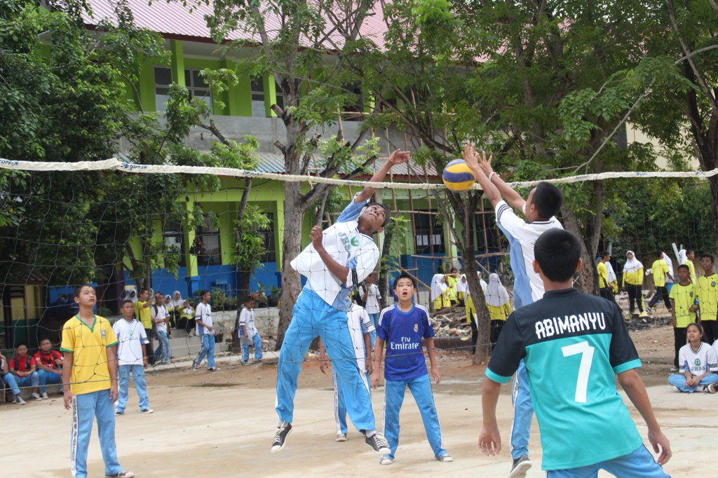 SMPN6_Batam's tweet photo. Classmeet day 3✨👏 final volley &amp; handball💪✖️ https://t.co/bdIp1WFrPb
