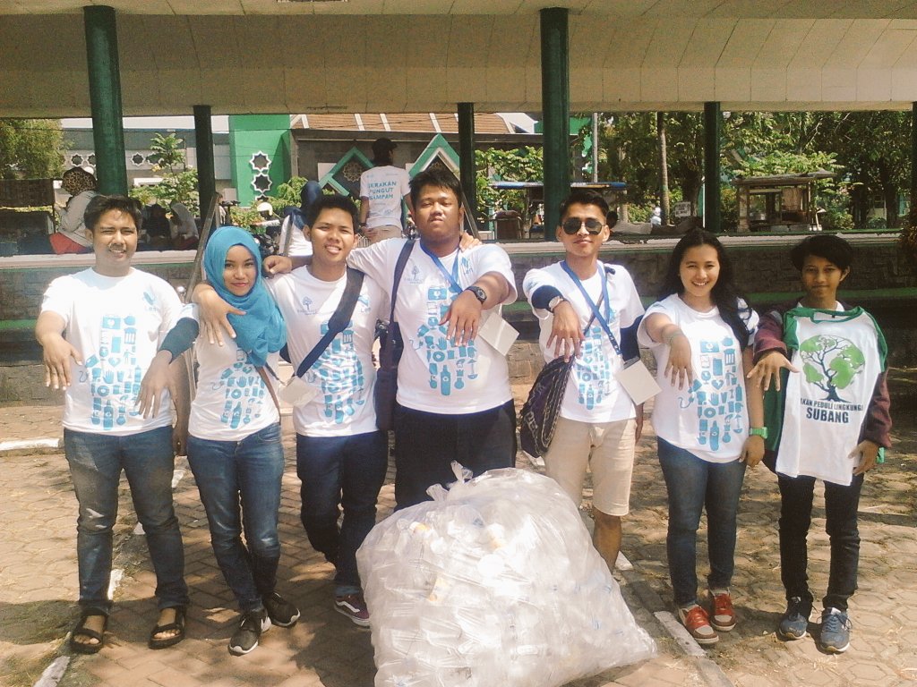 Kebersamaan yang selalu dirindukan dan budaya yg harus dilestarikan.
#GerakanPungutSampah
#GerakanNyandakSampahh