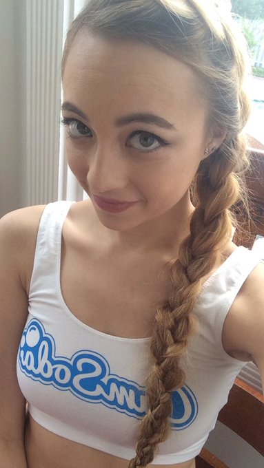 look here are some dumb pictures of me https://t.co/tTaebAK7G7<a href="/tag/mvsales"class="tags"><span>#mvsales</span></a>