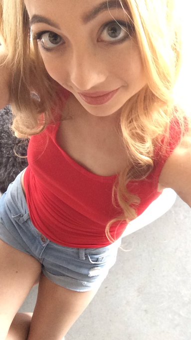 look here are some dumb pictures of me https://t.co/tTaebAK7G7<a href="/tag/mvsales"class="tags"><span>#mvsales</span></a>