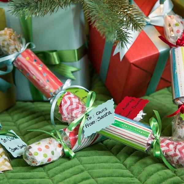 How to wrap those oddly-shaped gifts you've bought: zuli.ly/giftwrap
