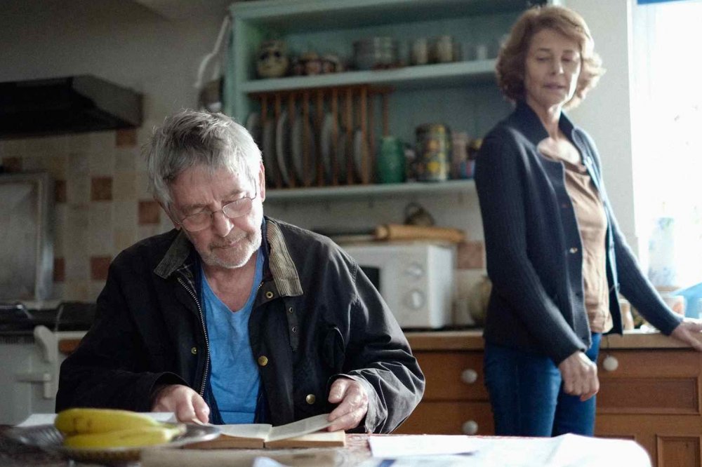 ist_filmfest's tweet photo. Bu yılda da yılın en iyilerini İstanbul Film Festivali ve @filmekimi_iksv'de izledik. #EnİyiFilmler2015 https://t.co/nbTN4soO2r