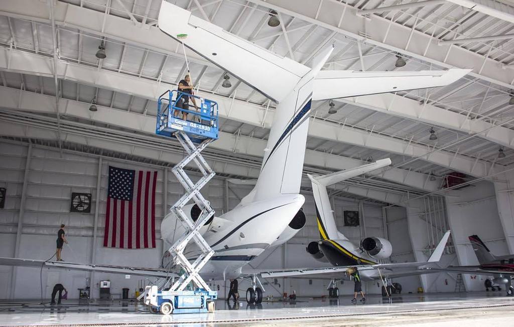 MCO_Network's tweet image. Bath Time! @fontainebleauaviation #FlyFamously #JetLife