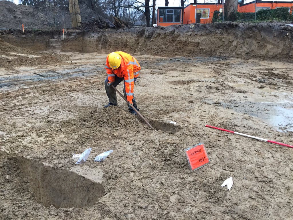 COostwegel's tweet photo. Archeologisch onderzoek St.Gerlach Paviljoen afgerond o.a. Zilveren munt ca 1500 @FrancineHouben @martijnmeester https://t.co/ckAAwZWnmX