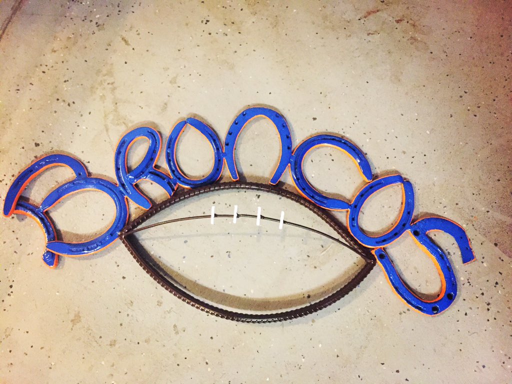 BBCD2012's tweet image. Custom Order Denver Broncos Football Sign backwoodsbeautycustomdesign.com | Facebook.com/backwoodsbeaut…