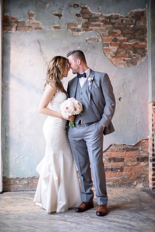 Tracy Shoopman has taken our breath away today!!! joy-wed.com/blog/houston-s… #wedding #weddingblog #houstonstation