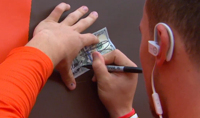 NFLonCBS's tweet photo. Remember that $100 bill Johnny 'Money' Manziel signed? 

It's getting $1,000 offers: https://t.co/xaQJ2lAQJ5 https://t.co/tAUYOJTzhO