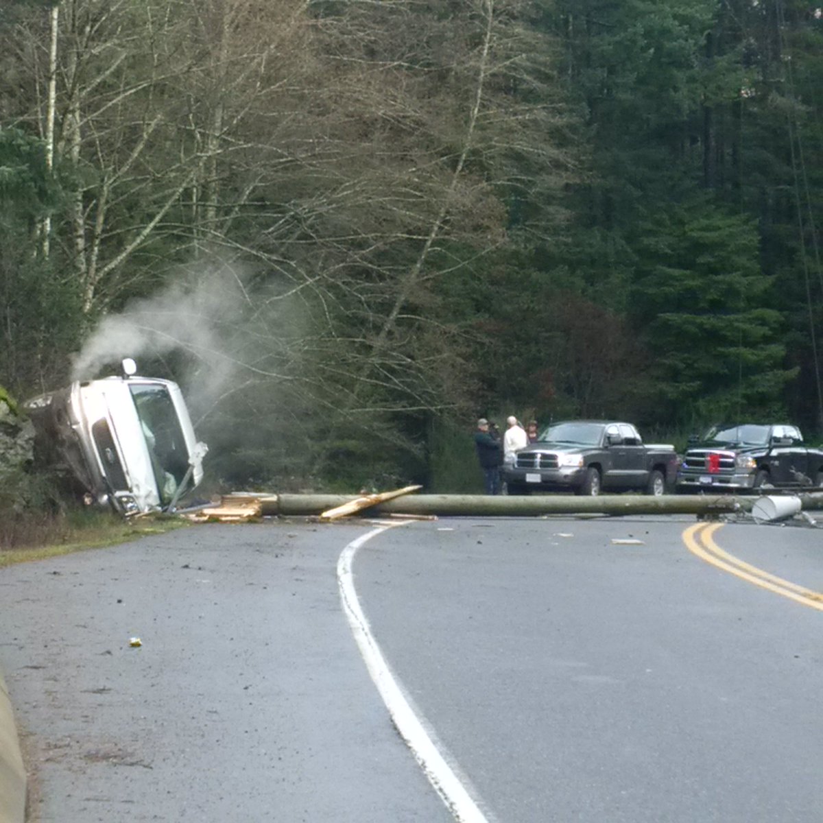 SookeFire's tweet image. MVI #sooke rd at 17 mile house. Rd is closed both directions. Use Kangaroo and gillespie as detour
