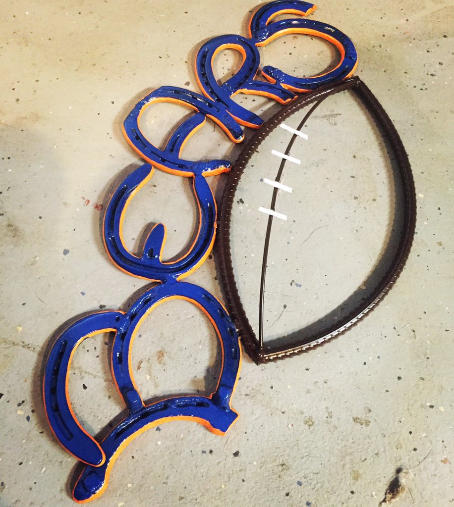 BBCD2012's tweet image. Customer Order Bears Football Sign backwoodsbeautycustomdesign.com | Facebook.com/backwoodsbeaut…