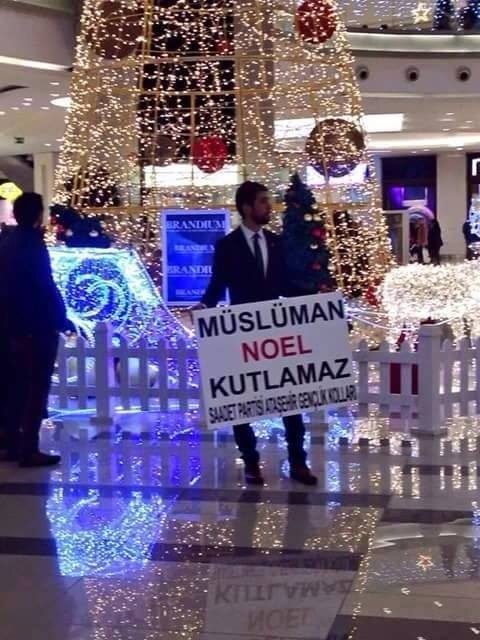 Biz de cami önlerine gidip, "Müslüman çalmaz" diye pankart açsak, saldırmadan kaç rekat sabredebilirler acaba?.:)))