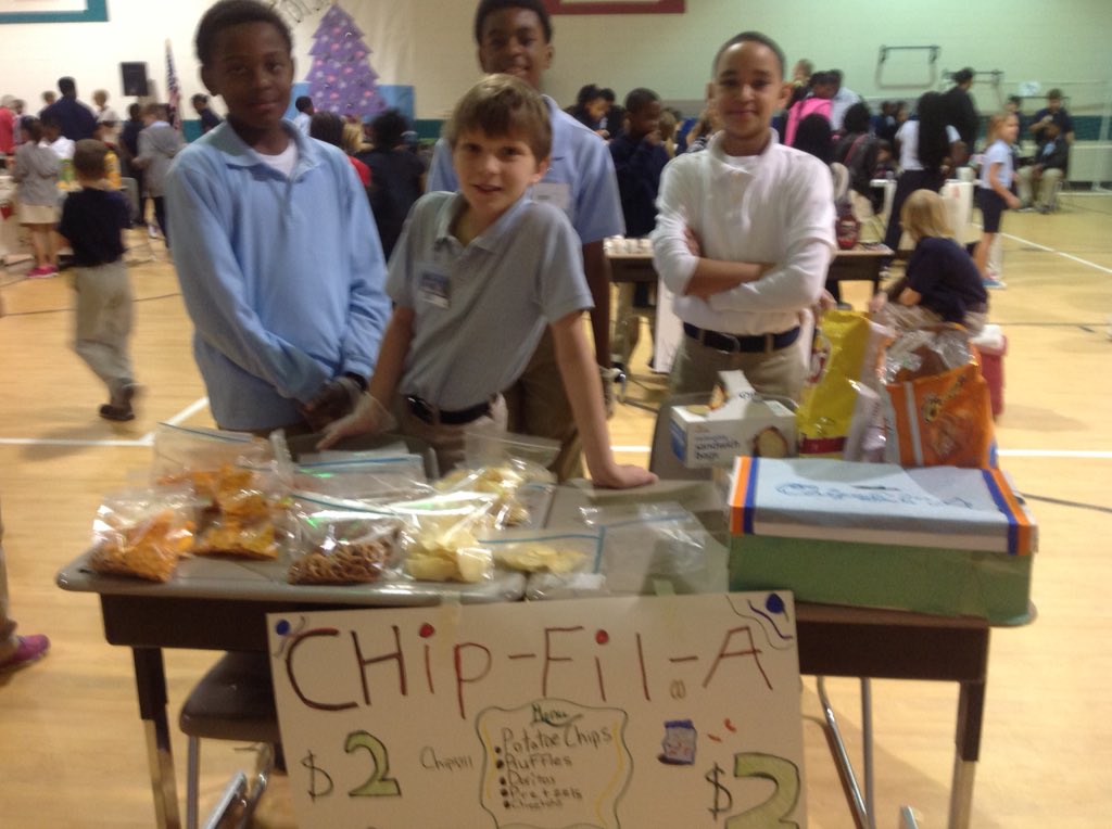 VirieVwalton's tweet image. Thanks fifth graders for another fine Market Day activity.