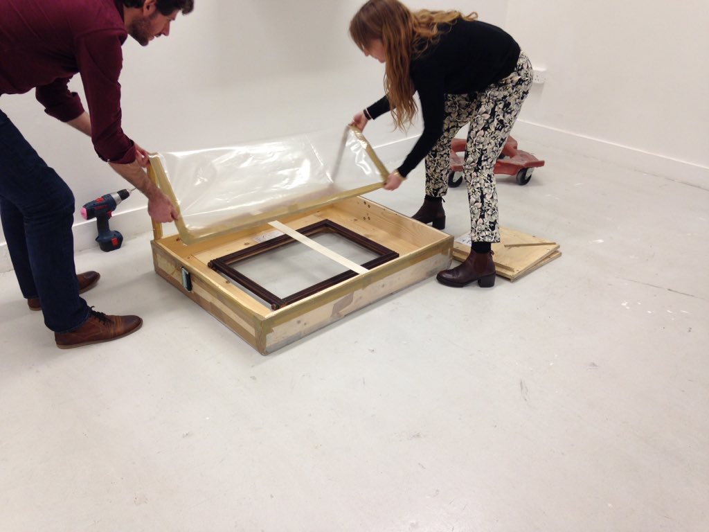 UniRdg_ArtCol's tweet photo. packing &amp; unpacking T-crates @ChelseaUAL https://t.co/RwnsCEjrvn