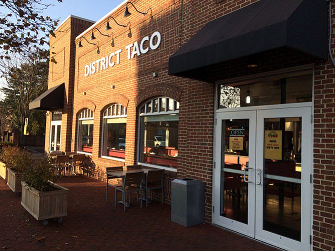 AlexGazette's tweet image. .@KitchenRecess says check out @districttaco @StompDelRay this busy holiday season.
alexandriagazette.com/news/2015/dec/…