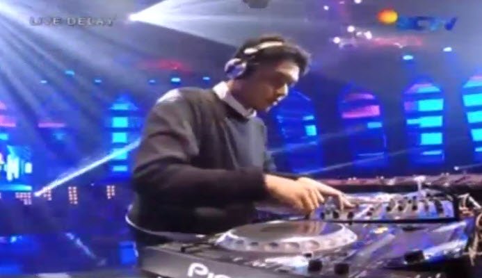 Saatnya Mega hits @AnggerDimas dibawakan di #KonserAnggerDimas