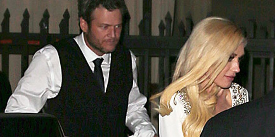 people's tweet photo. EXCLUSIVE: Gwen Stefani and Blake Shelton are feeling 'no pressure' in their relationship https://t.co/KU2Gfr3fAJ https://t.co/tXo4C3Ye47