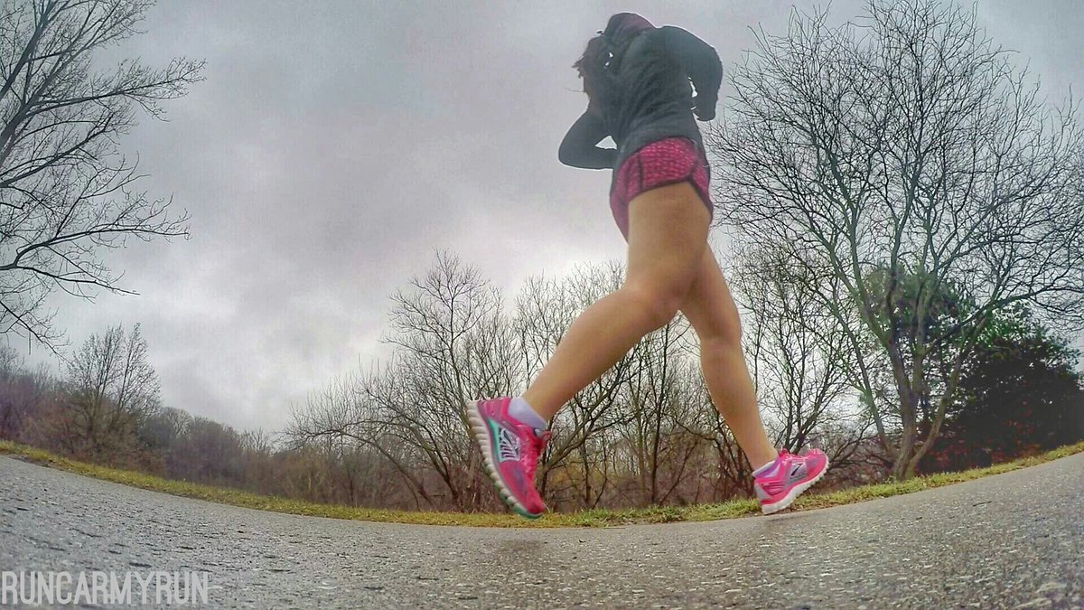 runcarmyrun's tweet photo. You can't build a great building on a weak foundation. #Superfeet & #runningforms ✔ #thesweatlife #sweatforthis https://t.co/VYBIEps7M5