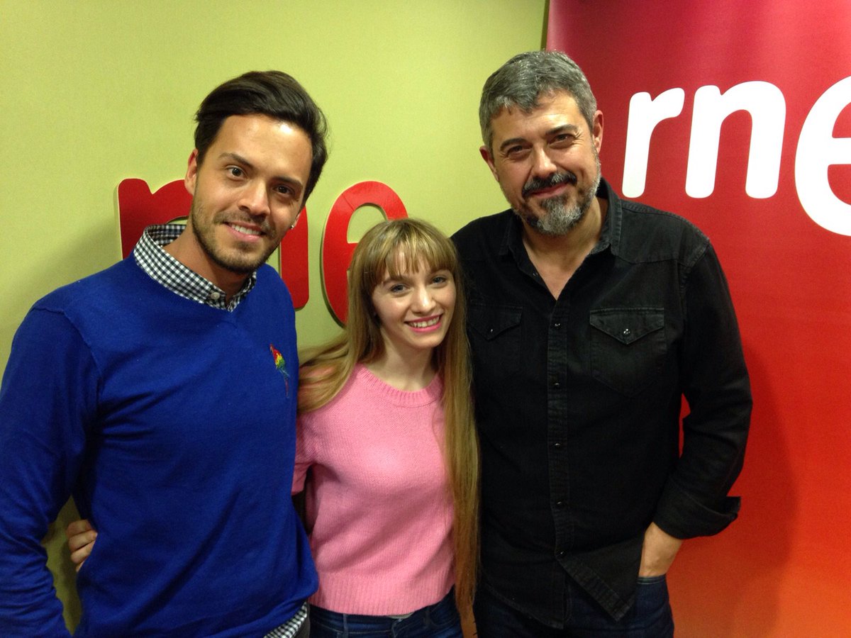 son4diesR4's tweet photo. T'agrada la @Peppa0ficial? Descobrim el musical #PeppaPigBigSplash @TeatreApolo amb Jorge Escribano i Marina Romero. https://t.co/M0J4l1Ixs6