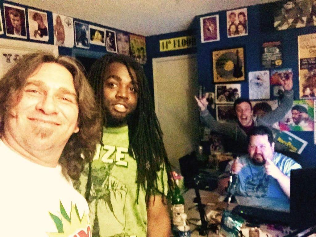 DayAwesomeness's tweet photo. #GoodTimes w/ @the420comic @rockingcomedy and Mad Mike! #RockingComedyShow #DayCarterAwesomeness
~AWESOMENESS https://t.co/hUtWeMPkmQ
