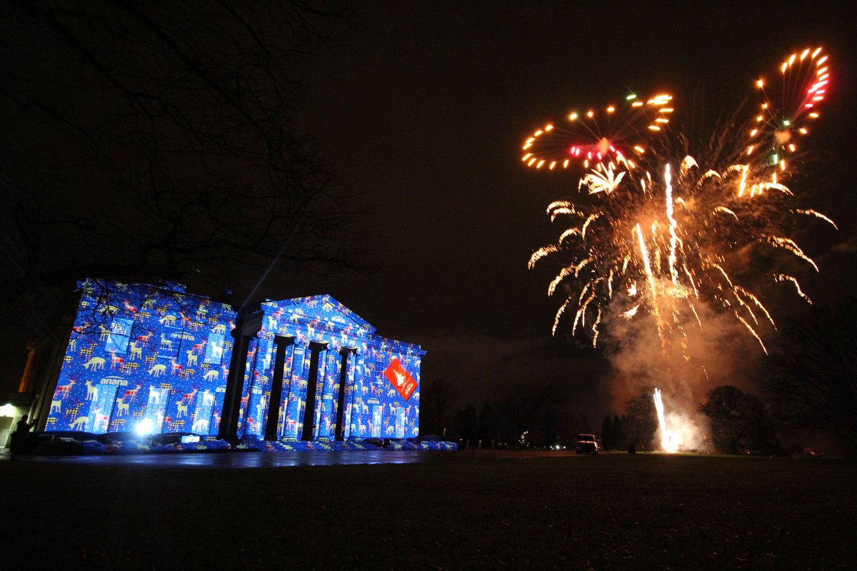 TheColorProject's tweet photo. A quick video of our last #mappingshow for this year https://t.co/Q20kJbaCDI  on location @leigh_court https://t.co/TYptw7eDi8