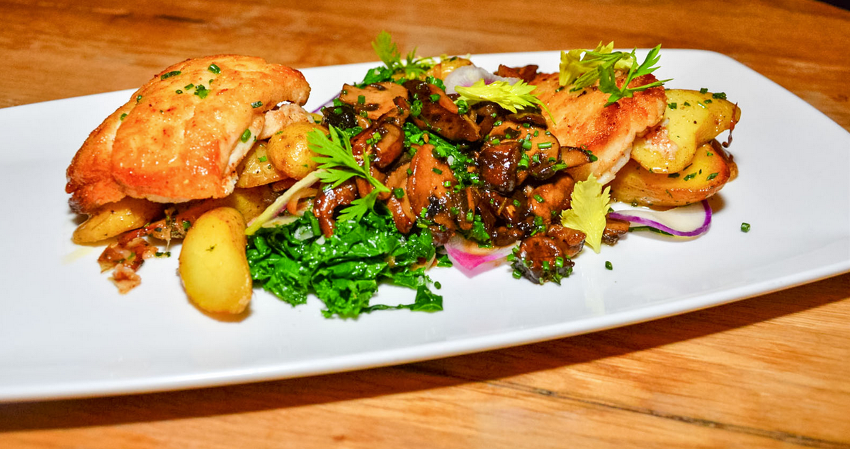 AtlantaMagazine's tweet image. 12 #Atlanta restaurants open on #Christmas—including one with all-you-can-eat pie bit.ly/1O6kug3