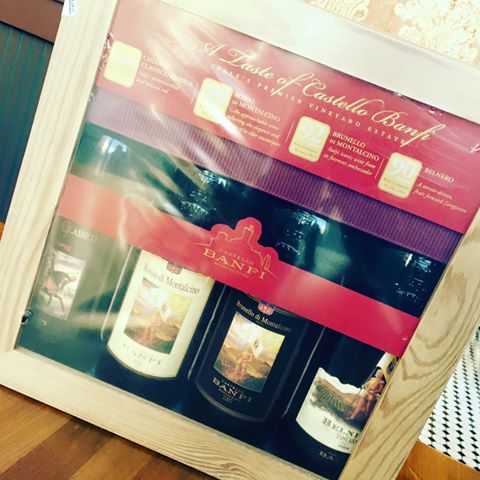 RenoLFG's tweet photo. Share the gift of italian heritage with a Castello Banfi wine set, rated up to 92 points by @WineEnthusiast https://t.co/AoubkQD3Qb