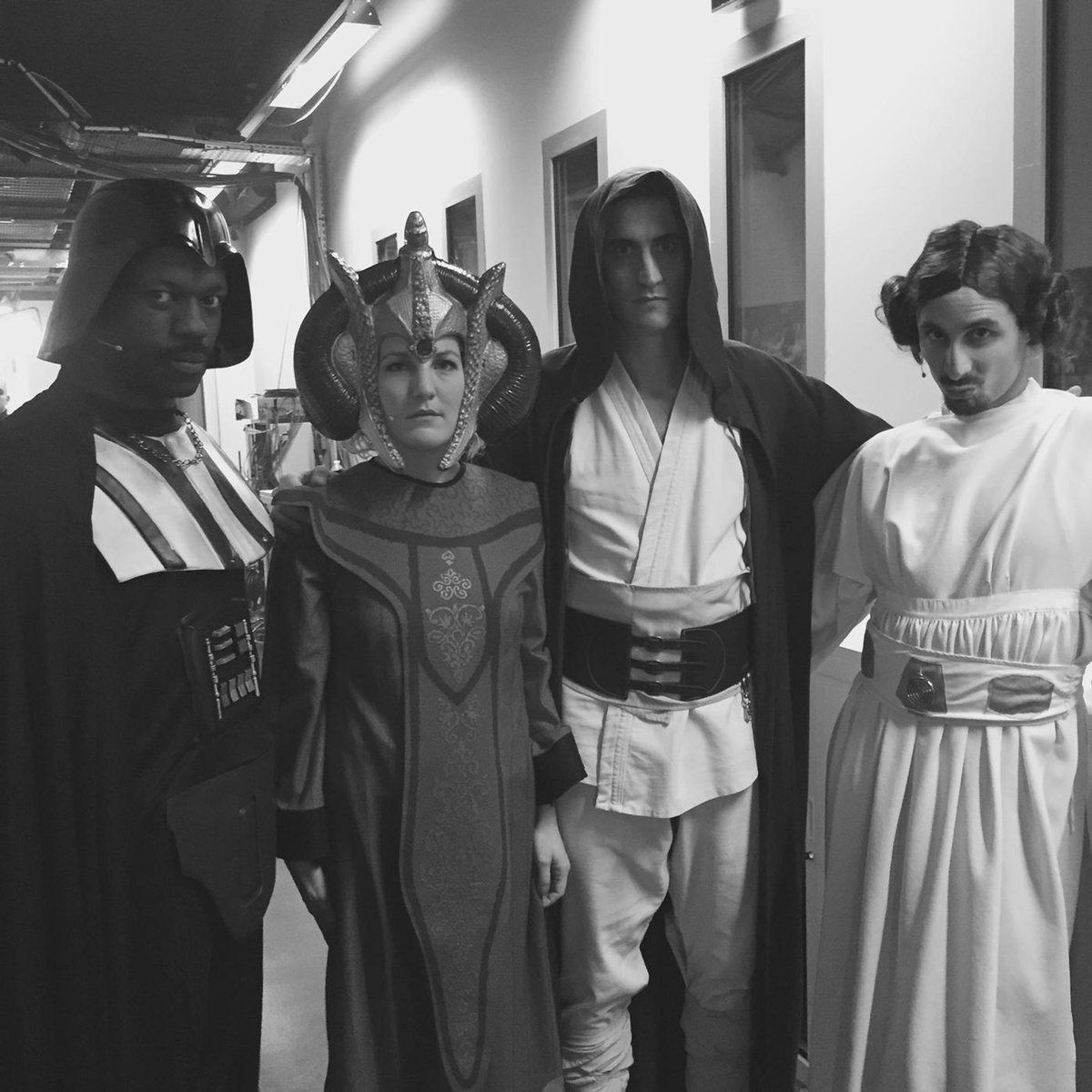 Ils sont prêts à envahir la scène de #LaGrosseEmission !!! <a href="/BramiJo/">ᴘɪɴɴᴇᴅ ʙʏ ᴄᴏᴍᴍᴜɴɪᴛʏ ᴍᴏᴅᴇʀᴀᴛᴏʀꜱ</a> <a href="/KimSchwarck/">Kim Schwarck</a> <a href="/AdrienKamga/">Kamga Adrien</a> <a href="/mathieumoc/">mocquant mathieu</a> #starwars7