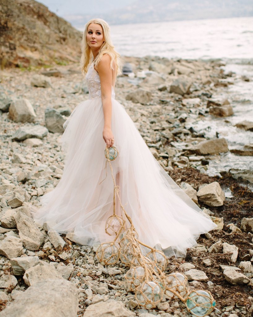 Thx to <a href="/AmberHughes/">Amber Hughes</a> for capturing this beauty by talent <a href="/jenny_mckinney/">Jenny McKinney</a> <a href="/antidotehair/">AntidoteHair</a> <a href="/BlissBridal1/">Bliss Bridal</a> <a href="/vintageorigami/">yuriko</a>
